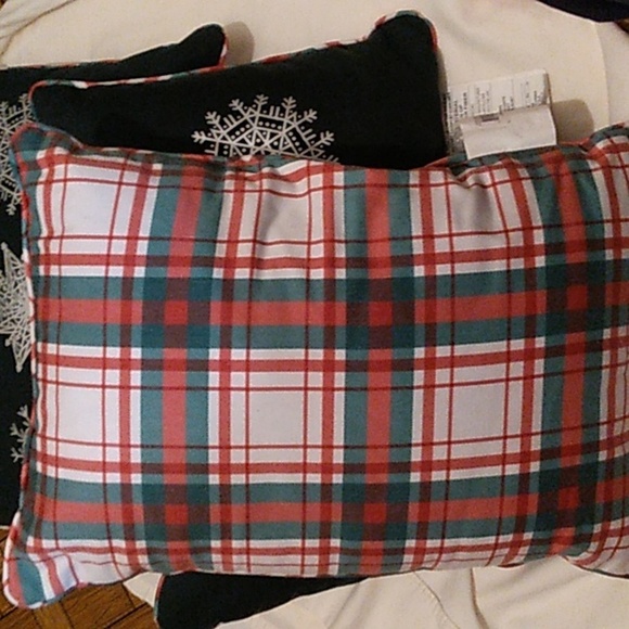 Set of 3 Snowflake Chrisrmas pillows - Picture 6 of 10